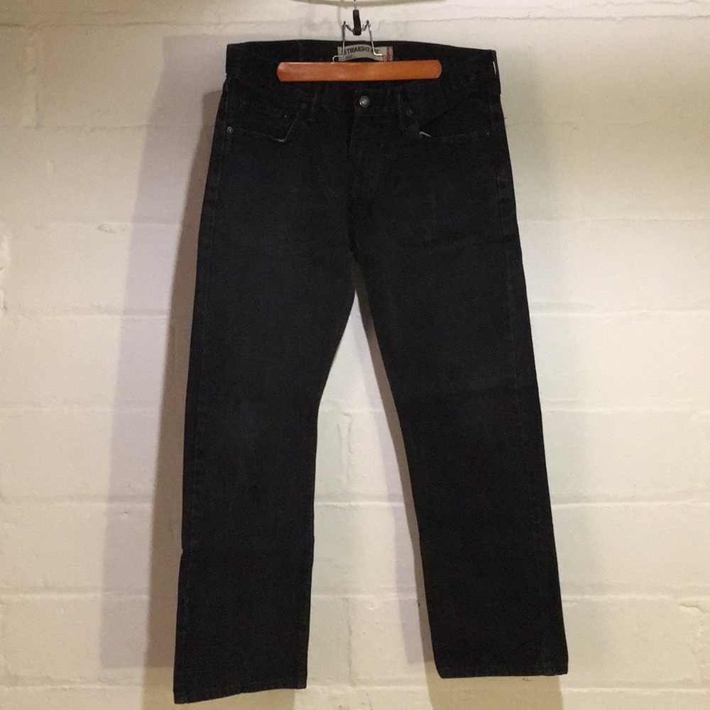 Black Levi Straight Fit Jeans 👖
